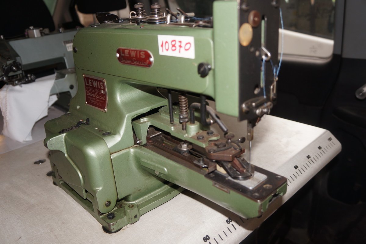 lewis10870001.jpg